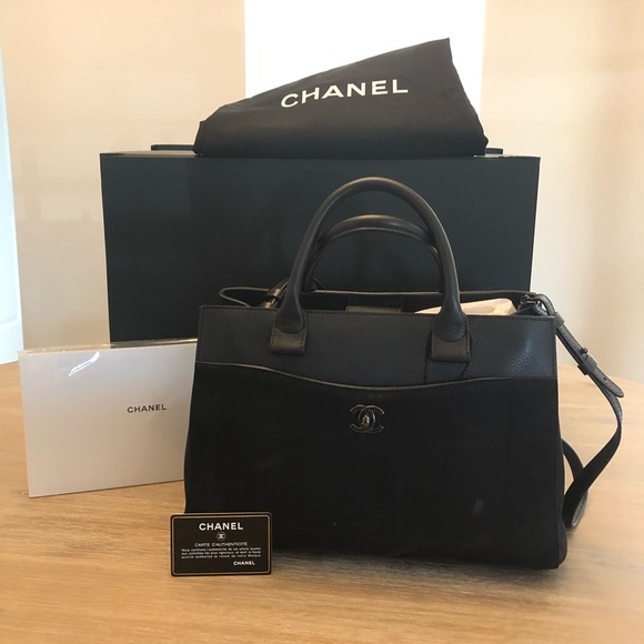 CHANEL Handbags - All Black beautiful CHANEL handbag